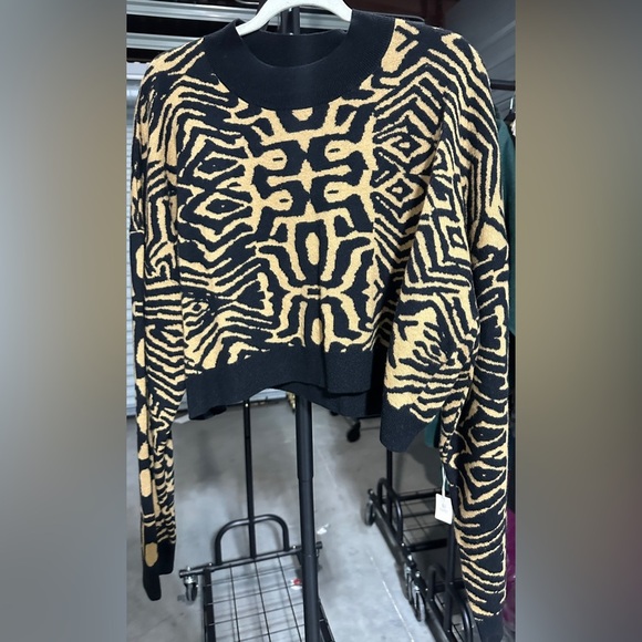 Lita by Ciara | Nurture Cropped Sweater - Picture 3 of 5